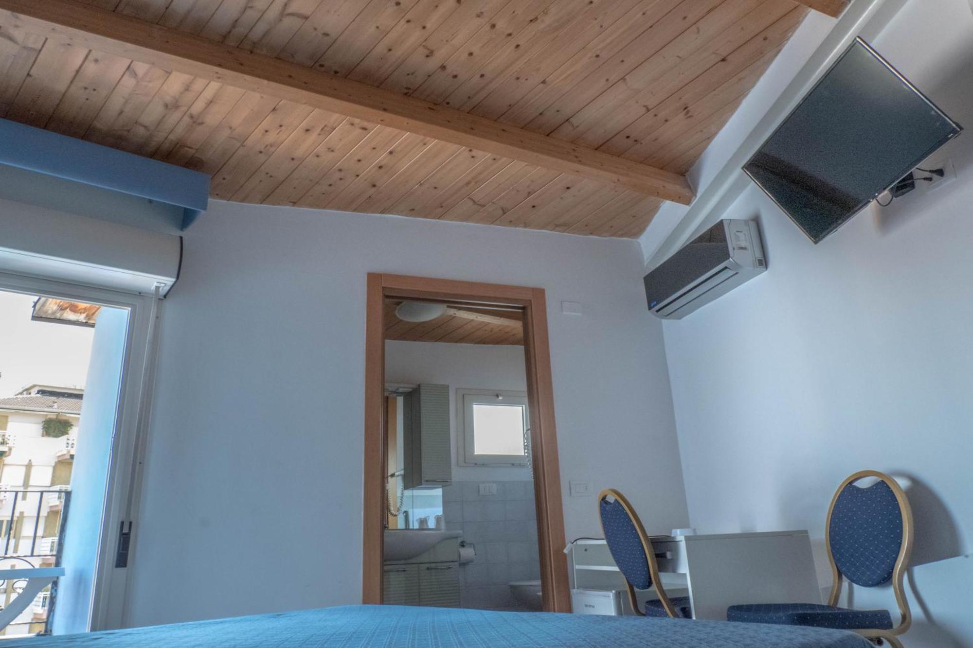 Hotel Albatros Roseto Degli Abruzzi Dış mekan fotoğraf