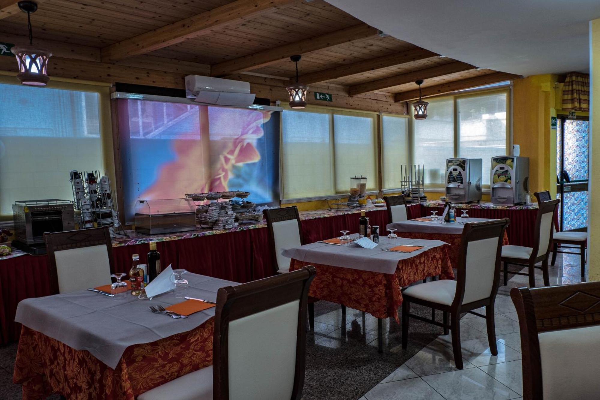 Hotel Albatros Roseto Degli Abruzzi Dış mekan fotoğraf