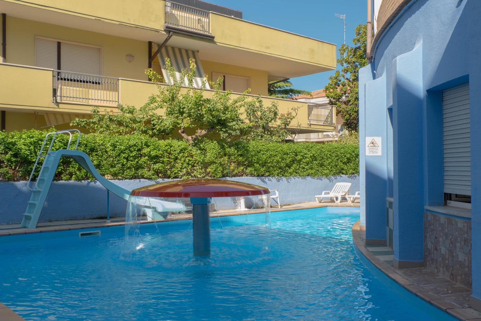 Hotel Albatros Roseto Degli Abruzzi Dış mekan fotoğraf