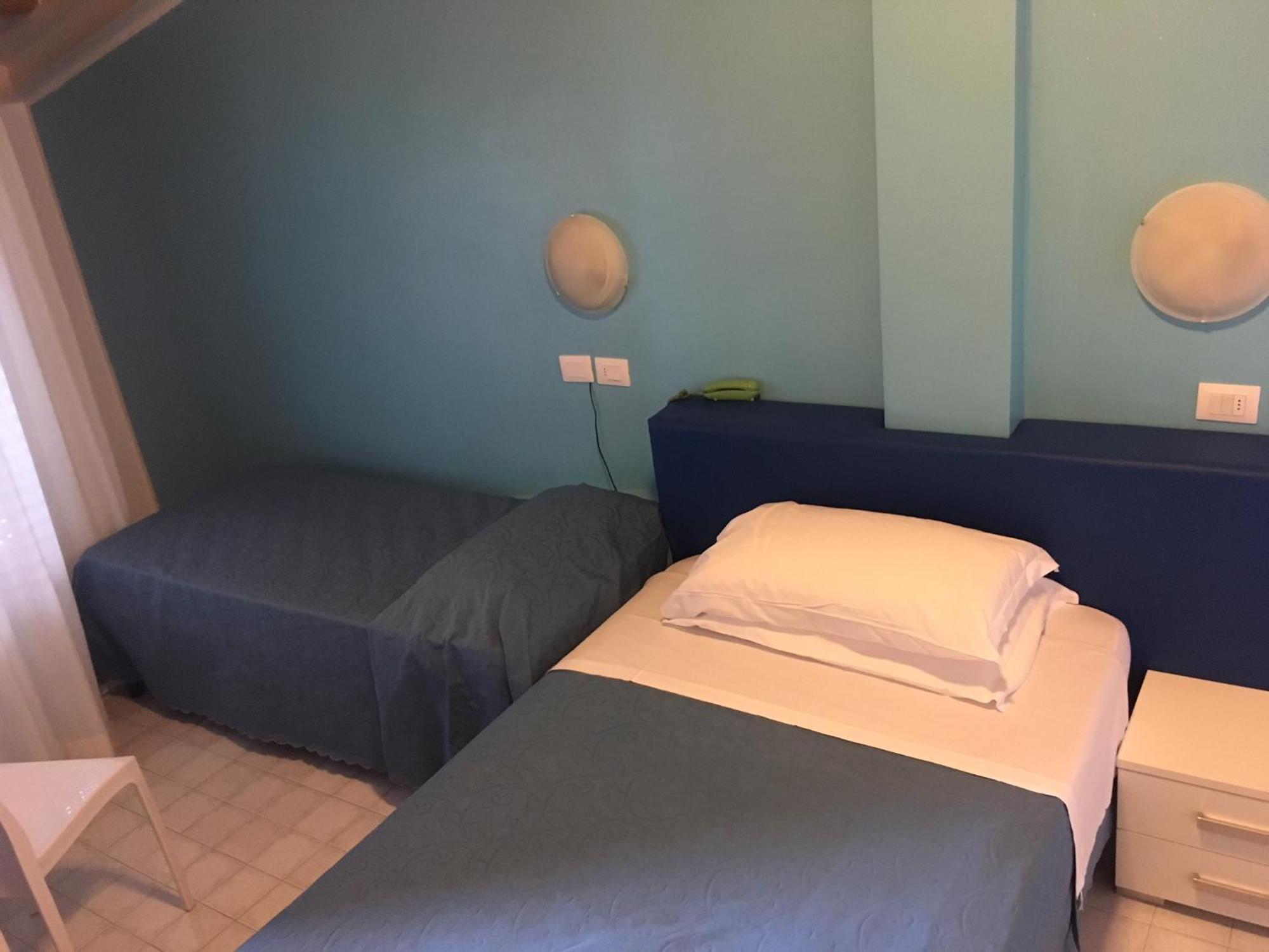 Hotel Albatros Roseto Degli Abruzzi Dış mekan fotoğraf